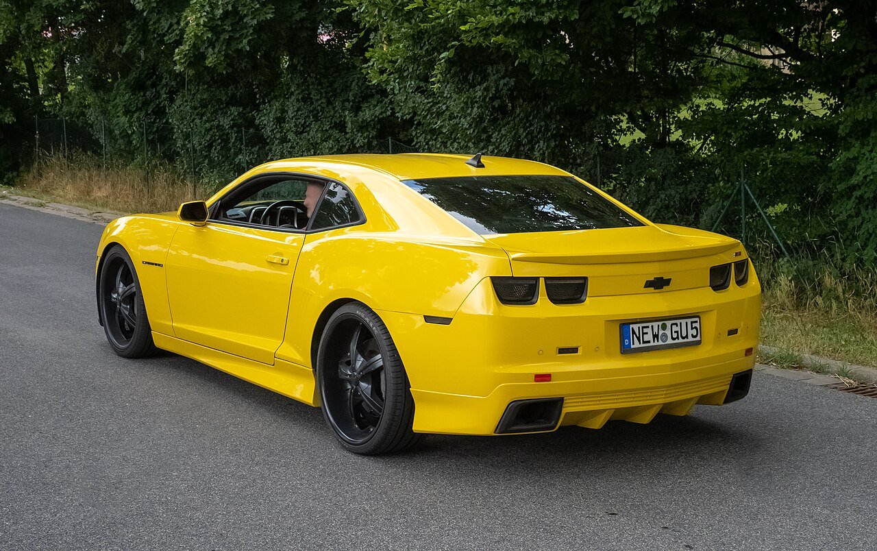 2022 Chevrolet Camaro GT — photo 3