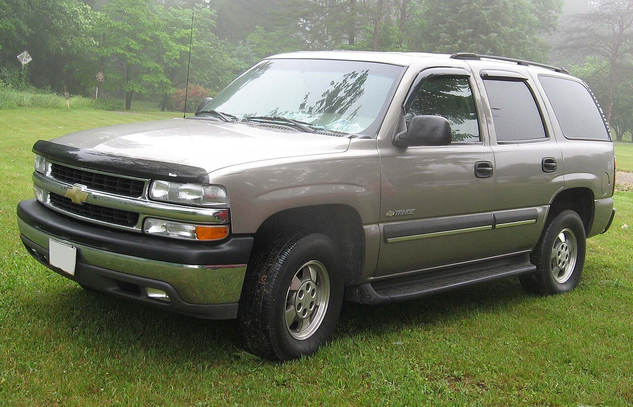 2003 Chevrolet Tahoe Limited — photo 2