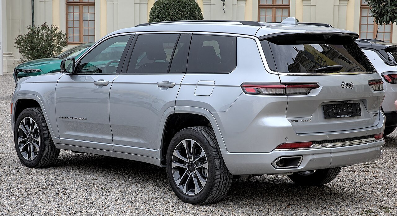2022 Jeep Grand Cherokee SEL — photo 2