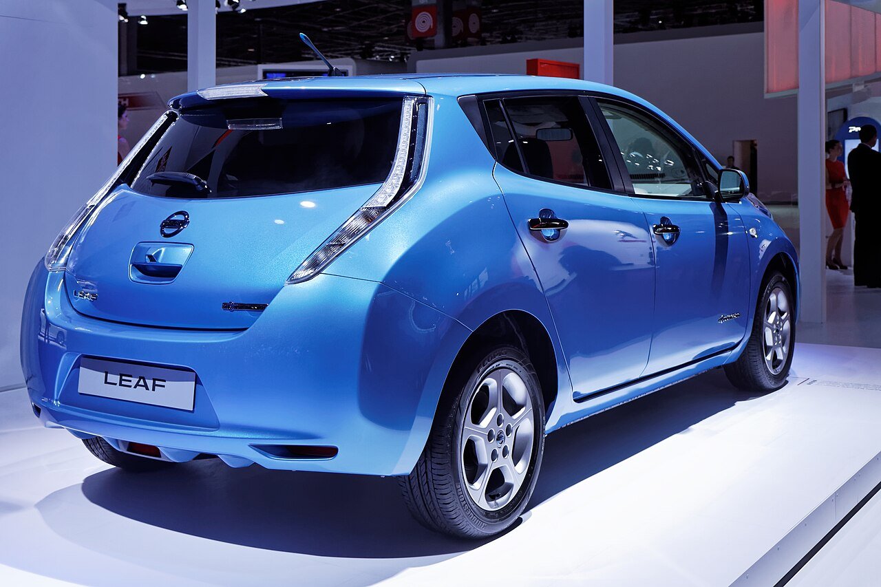 2017 Nissan LEAF S — photo 2