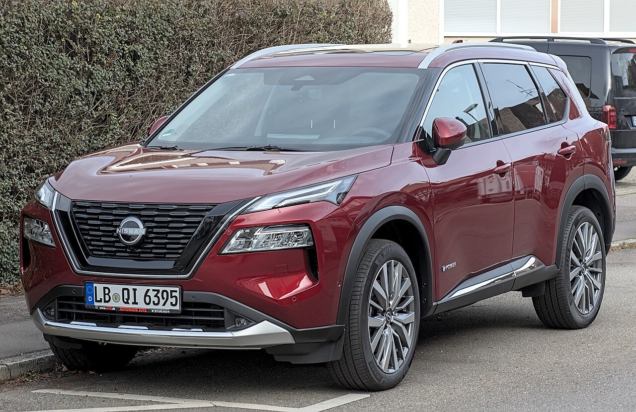 2023 Nissan Rogue Touring — photo 3