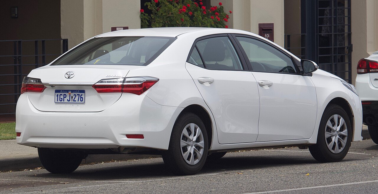 2018 Toyota Corolla SEL — photo 2